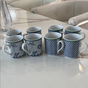 Villeroy & Boch set of 8 porcelain Blue White w green trim mugs